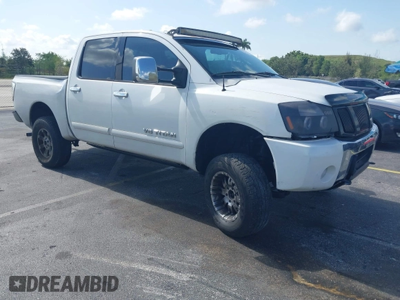 2006 Nissan Titan LE z VIN 1N6AA07B86N558129, wystawiony jako IAAI lot #42290349 z przebiegiem 177 739 mil mil oraz . Historia ofert i sprzedaży dostępna na DreamBid. Obrazek 1.