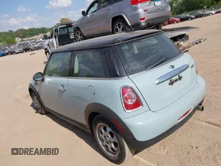 2012 MINI Hardtop with VIN WMWSU3C5XCT258709, listed as a IAAI auction lot 42265461 with 197,678 mi miles and . Bid and sale history available at DreamBid. Image 3.
