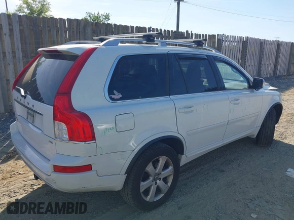 2013 Volvo XC90 Premier Plus with VIN YV4952CZ8D1632286, listed as a IAAI auction lot 42085579 with 134,009 mi miles. Bid and sale history available at carsss.com. Image 4.