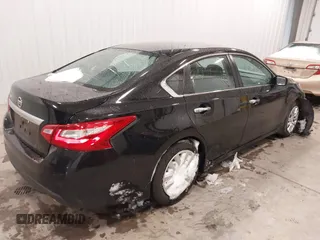 2016 Nissan Altima S with VIN 1N4AL3AP5GN324041, listed as a IAAI auction lot 41702011 with 60,317 mi miles and . Bid and sale history available at carsss.com. Image 4.