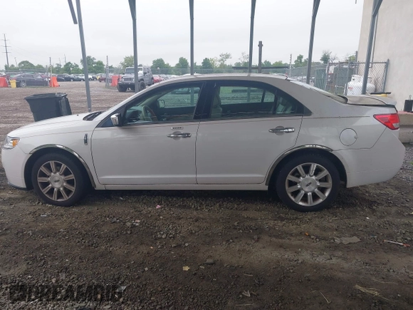 2012 Lincoln MKZ with VIN 3LNHL2GC1CR818892, listed as a IAAI auction lot 42518005 with 91,078 mi miles and . Bid and sale history available at DreamBid. Image 14.