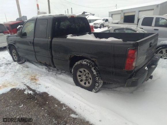 2005 Chevrolet Silverado 1500 LS with VIN 2GCEC19T551326999, listed as a IAAI auction lot 41284017 with 231,901 mi miles. Bid and sale history available at carsss.com. Image 3.
