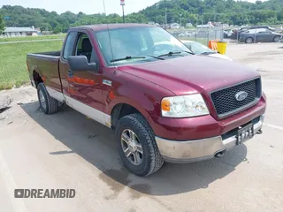 2005 Ford F-150 XL z VIN 1FTRF14545NB41150, wystawiony jako IAAI lot #42472198 z przebiegiem 198 358 mil mil oraz . Historia ofert i sprzedaży dostępna na DreamBid. Obrazek 1.