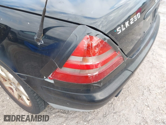1999 Mercedes-Benz SLK 230/320 with VIN WDBKK47F0XF086064, listed as a IAAI auction lot 42223522 with 166,381 mi miles and . Bid and sale history available at DreamBid. Image 13.