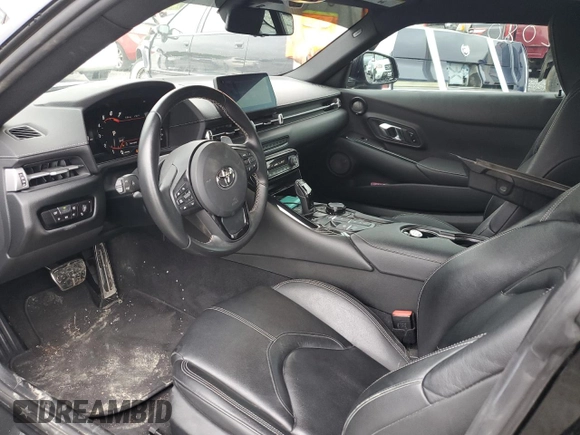 2021 Toyota Supra 3.0 z VIN WZ1DB0C05MW043003, wystawiony jako Copart lot #58097515 z przebiegiem 46 745 mil mil oraz Szkoda całkowita • Salvage title. Historia ofert i sprzedaży dostępna na DreamBid. Obrazek 8.