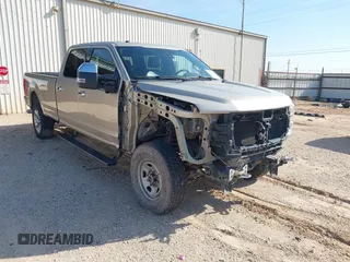 2017 Ford F-250 Lariat с VIN 1FT7W2B68HEC62552, выставлен на аукционе IAAI как лот 42482921 с пробегом 163 148 миль миль и . История ставок и продаж доступна на DreamBid. Изображение 1.