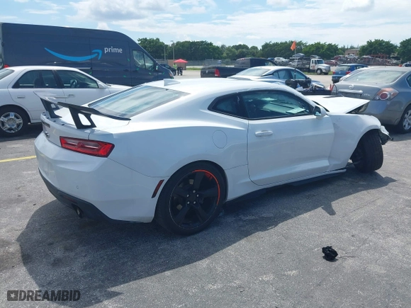 2017 Chevrolet Camaro 2LT with VIN 1G1FD1RS3H0215353, listed as a IAAI auction lot 40381335 with 86,274 mi miles. Bid and sale history available at carsss.com. Image 4.