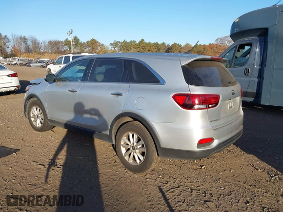 2019 Kia Sorento LX with VIN 5XYPGDA34KG526946, listed as a IAAI auction lot 40771761 with 132,260 mi miles and . Bid and sale history available at DreamBid. Image 3.