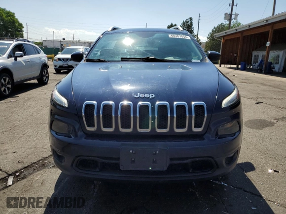 2016 Jeep Cherokee Latitude with VIN 1C4PJMCS1GW304073, listed as a Copart auction lot 60467055 with 74,826 mi miles and Salvage title. Bid and sale history available at DreamBid. Image 5.