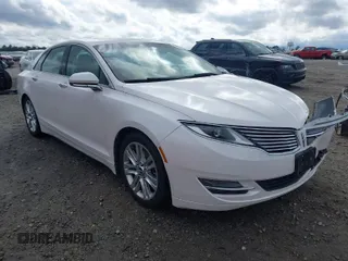 2015 Lincoln MKZ with VIN 3LN6L2G93FR610979, listed as a IAAI auction lot 41847966 with 184,166 mi miles. Bid and sale history available at carsss.com. Image 1.