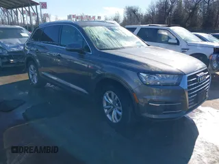 2019 Audi Q7 Premium Plus z VIN WA1LAAF75KD009898, wystawiony jako IAAI lot #41440668 z przebiegiem 56 525 mil mil oraz . Historia ofert i sprzedaży dostępna na DreamBid. Obrazek 1.