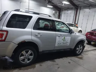 2009 Ford Escape Limited with VIN 1FMCU94G29KC05247, listed as a IAAI auction lot 41417395 with 204,256 mi miles. Bid and sale history available at carsss.com. Image 13.