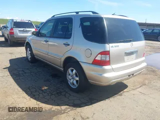 2002 Mercedes-Benz M 320/430/500 with VIN 4JGAB75E92A334273, listed as a IAAI auction lot 41831832 with 132,896 mi miles and . Bid and sale history available at DreamBid. Image 3.