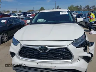 2020 Toyota Highlander L z VIN 5TDCZRAH1LS504828, wystawiony jako IAAI lot #41851081 z przebiegiem 17 695 mil mil oraz . Historia ofert i sprzedaży dostępna na DreamBid. Obrazek 12.