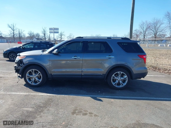 2013 Ford Explorer Limited with VIN 1FM5K8F81DGA23954, listed as a IAAI auction lot 41704185 with 185,936 mi miles. Bid and sale history available at carsss.com. Image 14.
