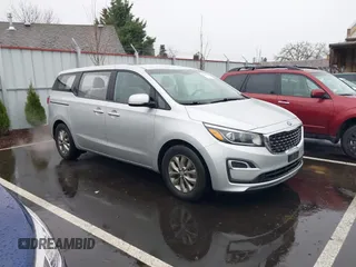 2019 Kia Sedona L with VIN KNDMA5C18K6541538, listed as a IAAI auction lot 41643348 with 92,042 mi miles. Bid and sale history available at carsss.com. Image 1.