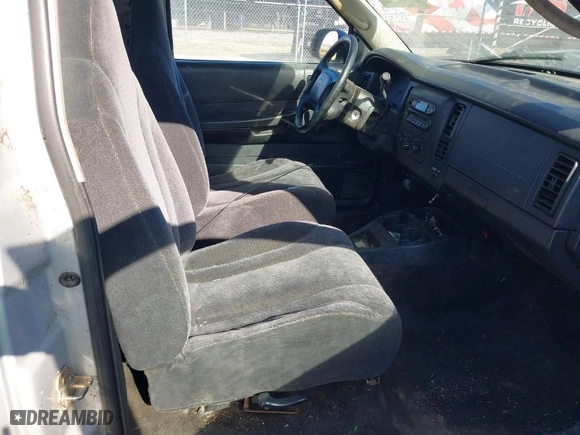 2004 Dodge Dakota with VIN 1D7GL12K34S524706, listed as a IAAI auction lot 41710095 with 310398 miles. Bid and sale history available at carsss.com. Image 5.