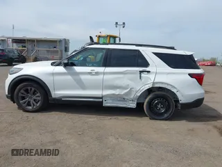 2025 Ford Explorer Active z VIN 1FMUK8DH3SGA67689, wystawiony jako IAAI lot #42134141 z przebiegiem 3 920 mil mil oraz . Historia ofert i sprzedaży dostępna na DreamBid. Obrazek 14.