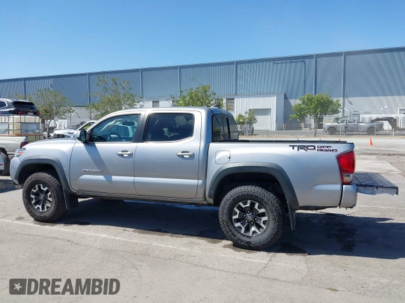 2016 Toyota Tacoma SR5 z VIN 3TMAZ5CNXGM019256, wystawiony jako IAAI lot #42294477 z przebiegiem 123 680 mil mil oraz . Historia ofert i sprzedaży dostępna na DreamBid. Obrazek 14.