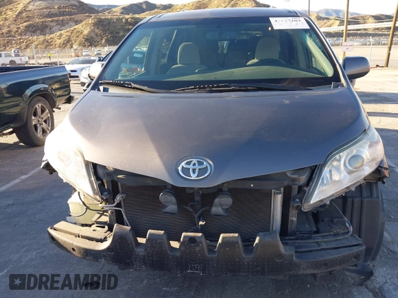 2015 Toyota Sienna LE AAS with VIN 5TDKK3DC3FS529845, listed as a IAAI auction lot 41627102 with 130,334 mi miles. Bid and sale history available at carsss.com. Image 18.