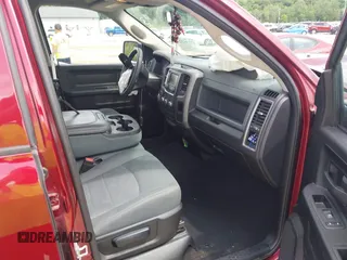 2018 Ram 1500 Express с VIN 1C6RR7FG7JS326885, выставлен на аукционе IAAI как лот 42536223 с пробегом 72 345 миль миль и . История ставок и продаж доступна на DreamBid. Изображение 5.
