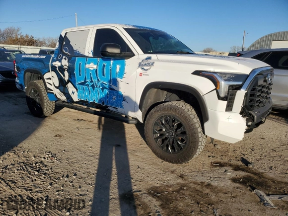 2022 Toyota Tundra 4WD SR5 with VIN 5TFLA5DB0NX053282, listed as a Copart auction lot 83997254 with 13,072 mi miles and Salvage Title. Bid and sale history available at carsss.com. Image 4.