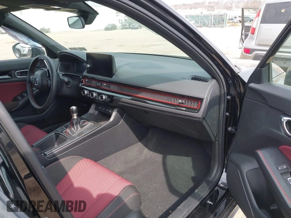 2025 Honda Civic Si with VIN 2HGFE1E57SH472251, listed as a IAAI auction lot 41776803 with 5,608 mi miles and . Bid and sale history available at DreamBid. Image 5.