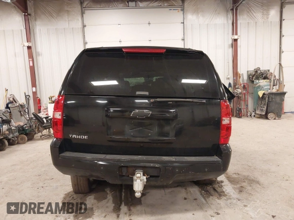 2010 Chevrolet Tahoe LT z VIN 1GNUKBE04AR231293, wystawiony jako IAAI lot #41742745 z przebiegiem Nie podano mil oraz . Historia ofert i sprzedaży dostępna na DreamBid. Obrazek 16.