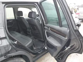 2015 BMW X3 xDrive28i z VIN 5UXWX9C53F0D57118, wystawiony jako IAAI lot #41476820 z przebiegiem 106 036 mil mil oraz . Historia ofert i sprzedaży dostępna na DreamBid. Obrazek 8.