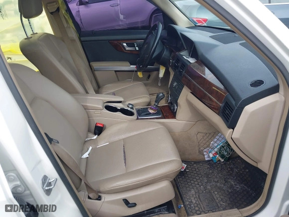 2012 Mercedes-Benz GLK-Class GLK 350 with VIN WDCGG8HB4CF840390, listed as a IAAI auction lot 41697866 with 183,163 mi miles. Bid and sale history available at carsss.com. Image 5.