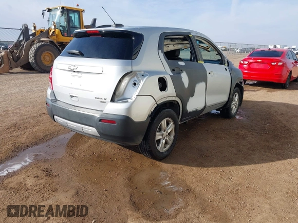 2015 Chevrolet Trax LT with VIN 3GNCJRSB0FL172030, listed as a IAAI auction lot 41523985 with 82,427 mi miles. Bid and sale history available at carsss.com. Image 4.