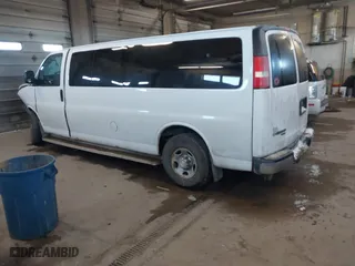 2012 Chevrolet Express Passenger 1LT with VIN 1GAZG1FG6C1160906, listed as a IAAI auction lot 41293635 with 314,405 mi miles. Bid and sale history available at carsss.com. Image 3.