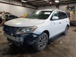 2014 Nissan Pathfinder Platinum with VIN 5N1AR2MM7EC600891, listed as a IAAI auction lot 41550566 with 204,008 mi miles. Bid and sale history available at carsss.com. Image 2.