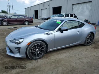 2017 Toyota 86 with VIN JF1ZNAA13H9704020, listed as a Copart auction lot 54116964 with 61,650 mi miles. Bid and sale history available at carsss.com. Image 1.