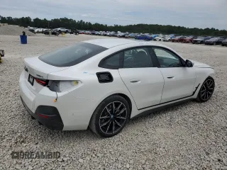 2024 BMW i4 eDrive40 z VIN WBY73AW07RFR74988, wystawiony jako Copart lot #70713824 z przebiegiem 14 117 mil mil oraz Szkody całkowita. Historia ofert i sprzedaży dostępna na DreamBid. Obrazek 3.