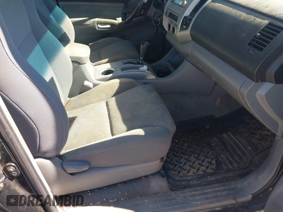 2007 Toyota Tacoma PreRunner z VIN 5TETU62N47Z425048, wystawiony jako IAAI lot #41592137 z przebiegiem 246 023 mil mil oraz . Historia ofert i sprzedaży dostępna na DreamBid. Obrazek 5.