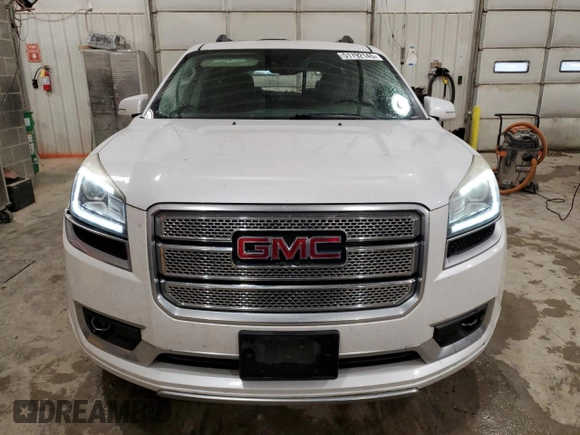 2016 GMC Acadia Denali z VIN 1GKKVTKD1GJ225693, wystawiony jako Copart lot #51792145 z przebiegiem Nie podano mil oraz Czysty tytuł • Clean title. Historia ofert i sprzedaży dostępna na DreamBid. Obrazek 5.