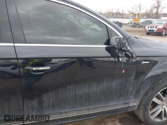 2015 Audi Q7 3.0T Premium Plus with VIN WA1LGBFE2FD006160, listed as a IAAI auction lot 41702382 with 85,706 mi miles. Bid and sale history available at carsss.com. Image 17.