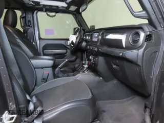 2023 Jeep Gladiator Freedom z VIN 1C6HJTAG2PL519578, wystawiony jako Copart lot #58429715 z przebiegiem 41 914 mil mil oraz Szkoda całkowita • Salvage title. Historia ofert i sprzedaży dostępna na DreamBid. Obrazek 5.
