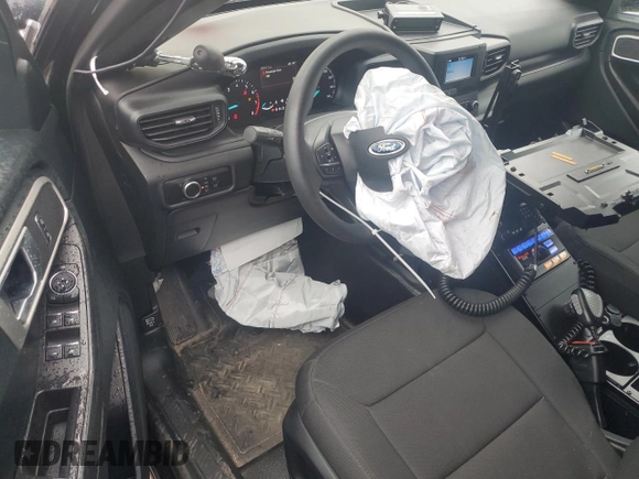 2024 Ford Police Interceptor Utility z VIN 1FM5K8AB0RGA21994, wystawiony jako Copart lot #56233055 z przebiegiem 10 017 mil mil oraz Szkody całkowita. Historia ofert i sprzedaży dostępna na DreamBid. Obrazek 8.