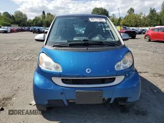 2009 Smart fortwo Pure z VIN WMEEJ31X09K252835, wystawiony jako Copart lot #69117994 z przebiegiem 15 697 mil mil oraz Szkoda całkowita • Salvage title. Historia ofert i sprzedaży dostępna na DreamBid. Obrazek 5.