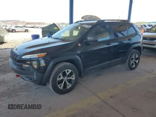 2015 Jeep Cherokee Trailhawk z VIN 1C4PJMBB9FW626895, wystawiony jako Copart lot #54787895 z przebiegiem 108 339 mil mil oraz Szkoda całkowita • Salvage title. Historia ofert i sprzedaży dostępna na DreamBid. Obrazek 1.