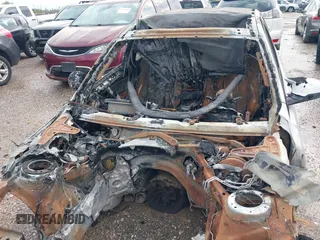 2018 BMW M3 z VIN WBS8M9C52J5K99006, wystawiony jako IAAI lot #40894548 z przebiegiem Nie podano mil oraz . Historia ofert i sprzedaży dostępna na DreamBid. Obrazek 10.