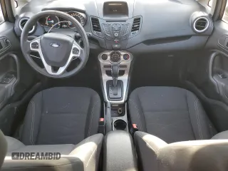 2019 Ford Fiesta SE z VIN 3FADP4BJXKM109534, wystawiony jako Copart lot #54074555 z przebiegiem 84 360 mil mil oraz Szkoda całkowita • Salvage title. Historia ofert i sprzedaży dostępna na DreamBid. Obrazek 8.