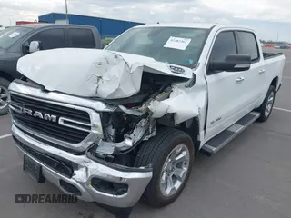 2020 Ram 1500 Big Horn z VIN 1C6SRFFT0LN394102, wystawiony jako IAAI lot #42282361 z przebiegiem 56 065 mil mil oraz . Historia ofert i sprzedaży dostępna na DreamBid. Obrazek 6.