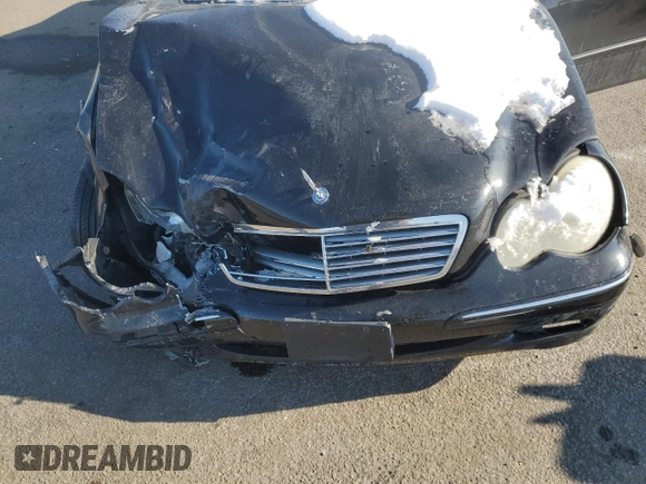 2004 Mercedes-Benz C 320 with VIN WDBRF64JX4F457945, listed as a Copart auction lot 88925605 with Not Provided miles and Salvage Title. Bid and sale history available at DreamBid. Image 13.