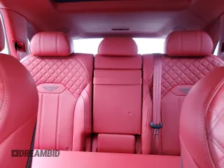 2021 Bentley Bentayga V8 z VIN SJAAM2ZV6MC035957, wystawiony jako Copart lot #76741673 z przebiegiem 14 683 mil mil oraz . Historia ofert i sprzedaży dostępna na DreamBid. Obrazek 10.