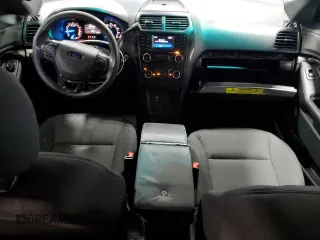 2017 Ford Police Interceptor Utility z VIN 1FM5K8AT5HGA62869, wystawiony jako Copart lot #61285845 z przebiegiem 132 057 mil mil oraz Czysty tytuł • Clean title. Historia ofert i sprzedaży dostępna na DreamBid. Obrazek 8.