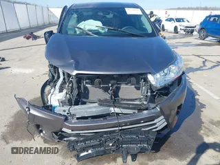 2019 Toyota Highlander Hybrid LE z VIN 5TDBGRFH3KS076303, wystawiony jako IAAI lot #41770576 z przebiegiem 15 591 mil mil oraz . Historia ofert i sprzedaży dostępna na DreamBid. Obrazek 6.