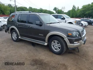 2006 Ford Explorer Eddie Bauer с VIN 1FMEU64E76UA49650, выставлен на аукционе IAAI как лот 42493679 с пробегом 236 987 миль миль и . История ставок и продаж доступна на DreamBid. Изображение 1.